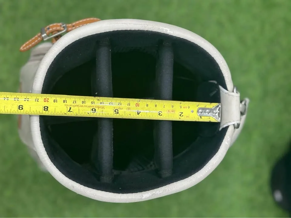 🔥🔥1,290 ฿🔥🔥👉ส่งฟรี👏🏻🏌️‍♂️ ⛳️ขายถุงกอล์ฟ OnOff สีครีม สภาพดีพร้อมใช้งาน ซิปดีทุกช่อง 🏌️‍♂️👍