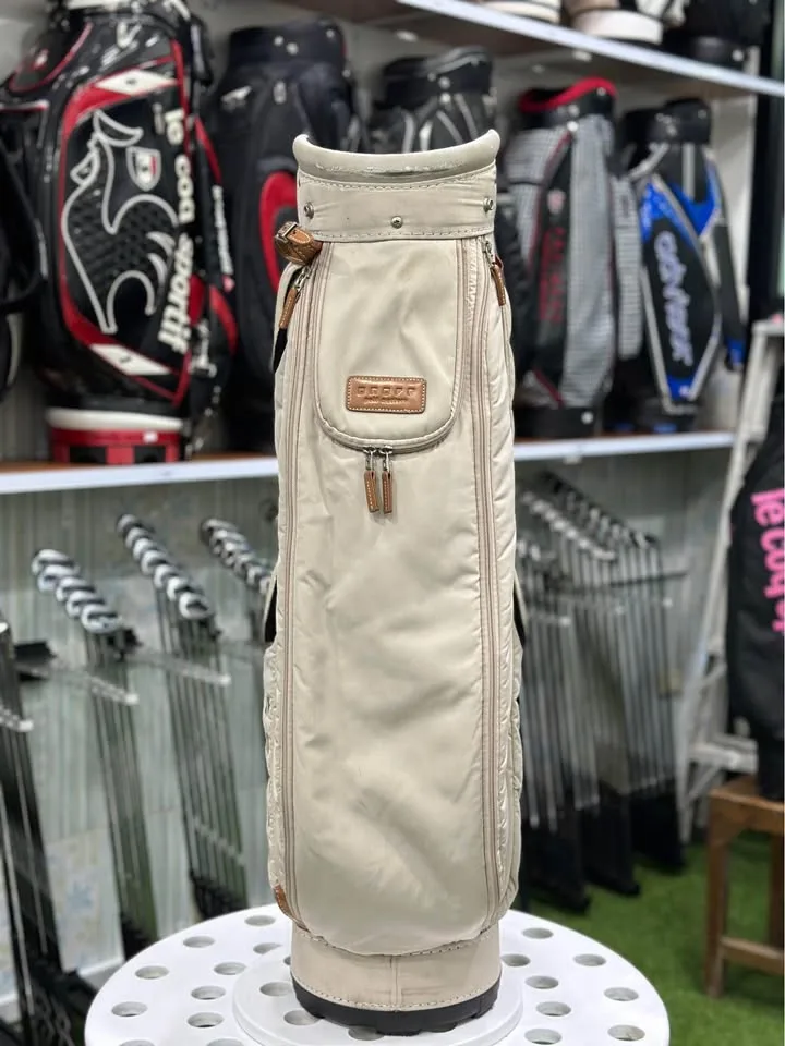 🔥🔥1,290 ฿🔥🔥👉ส่งฟรี👏🏻🏌️‍♂️ ⛳️ขายถุงกอล์ฟ OnOff สีครีม สภาพดีพร้อมใช้งาน ซิปดีทุกช่อง 🏌️‍♂️👍