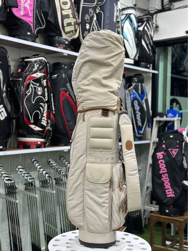 🔥🔥1,290 ฿🔥🔥👉ส่งฟรี👏🏻🏌️‍♂️ ⛳️ขายถุงกอล์ฟ OnOff สีครีม สภาพดีพร้อมใช้งาน ซิปดีทุกช่อง 🏌️‍♂️👍