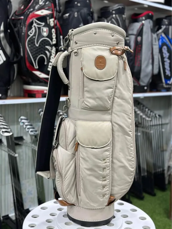 🔥🔥1,290 ฿🔥🔥👉ส่งฟรี👏🏻🏌️‍♂️ ⛳️ขายถุงกอล์ฟ OnOff สีครีม สภาพดีพร้อมใช้งาน ซิปดีทุกช่อง 🏌️‍♂️👍